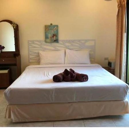 Massuwan Karon Beach Ban Saiyuan Екстериор снимка