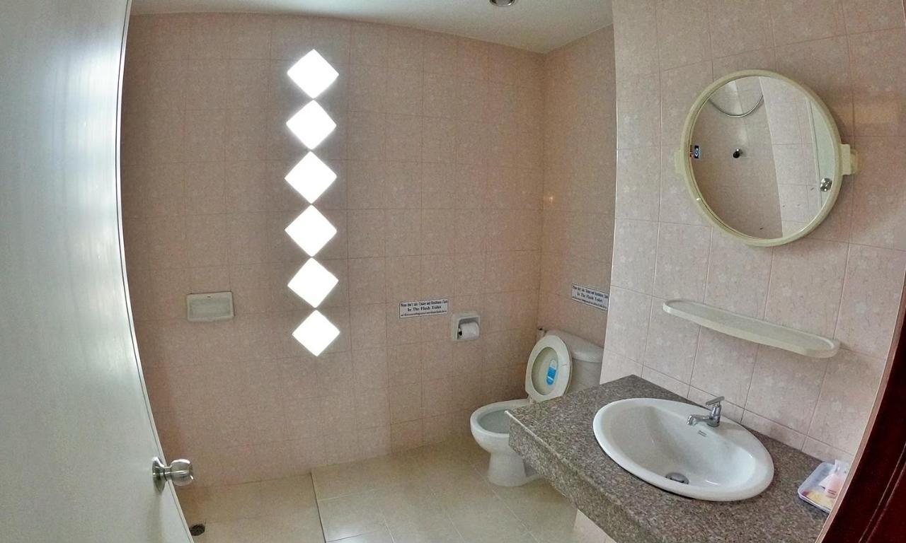 Massuwan Karon Beach Ban Saiyuan Екстериор снимка
