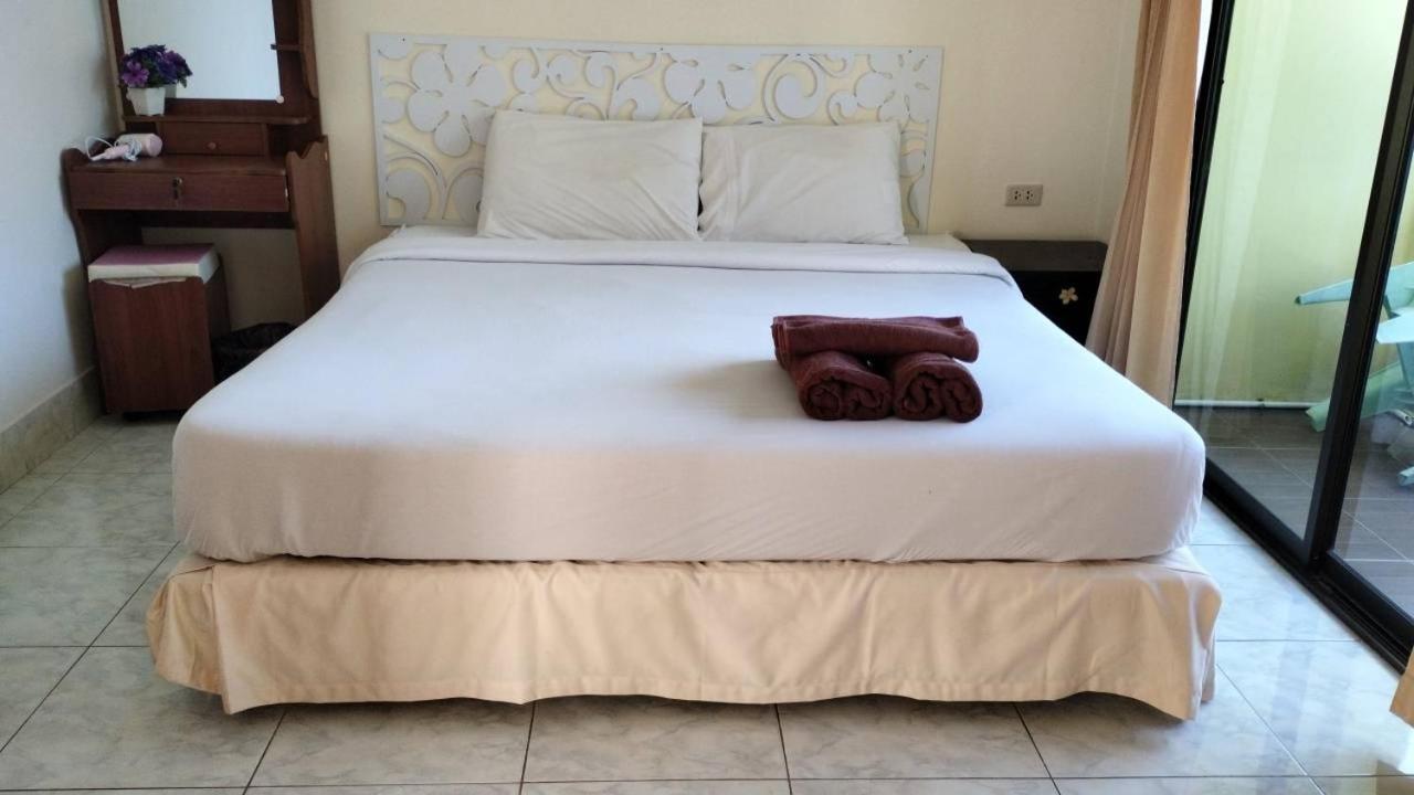 Massuwan Karon Beach Ban Saiyuan Екстериор снимка